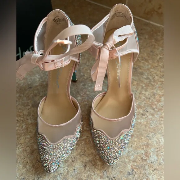 Betsey Johnson IRIS Size 6 Champagne Heels - Picture 2 of 7